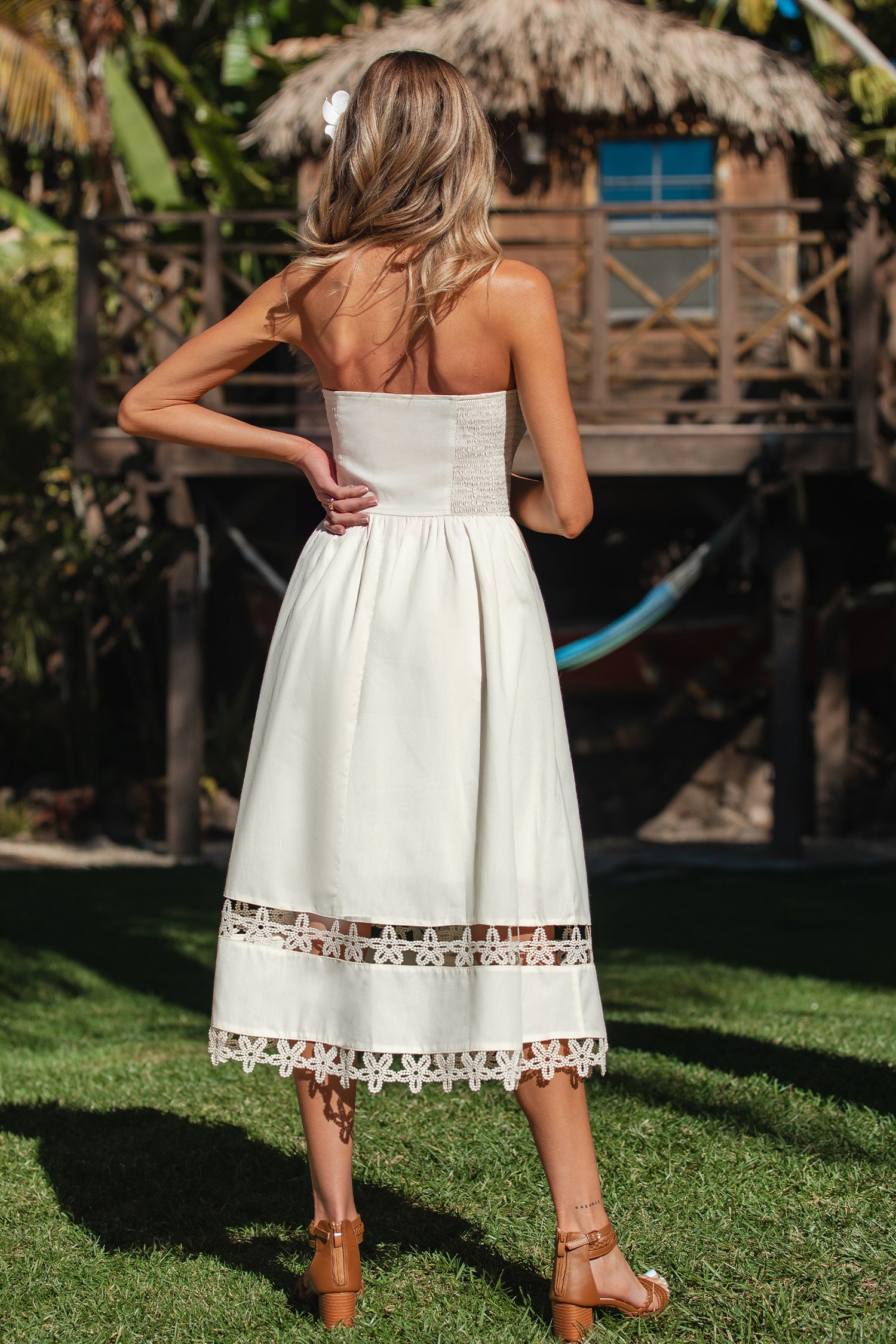 Beiges Ärmelloses Midi-Strandkleid mit geradem Ausschnitt