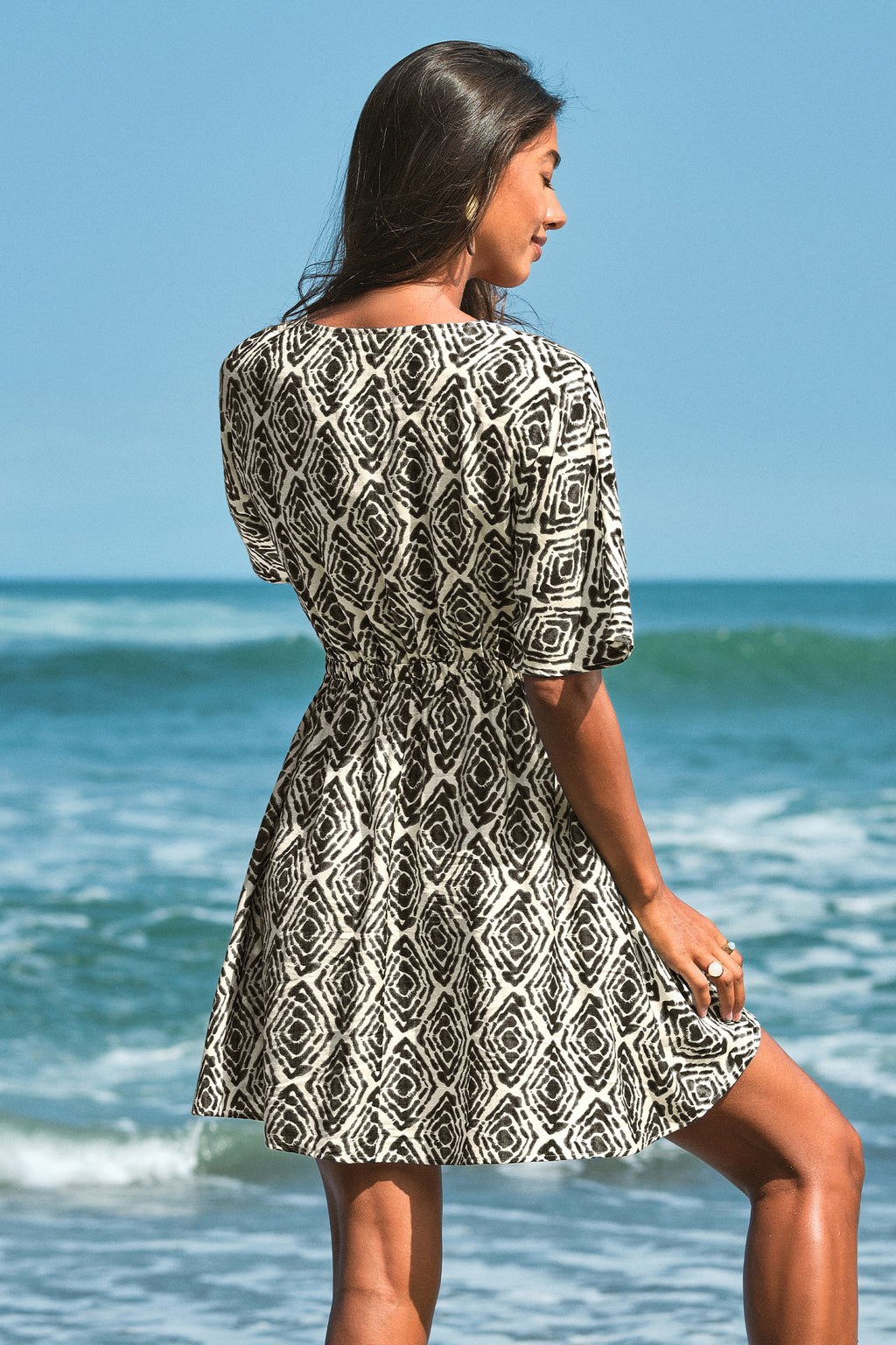 Kurzarm Mini-Strandkleid mit Kordelzug