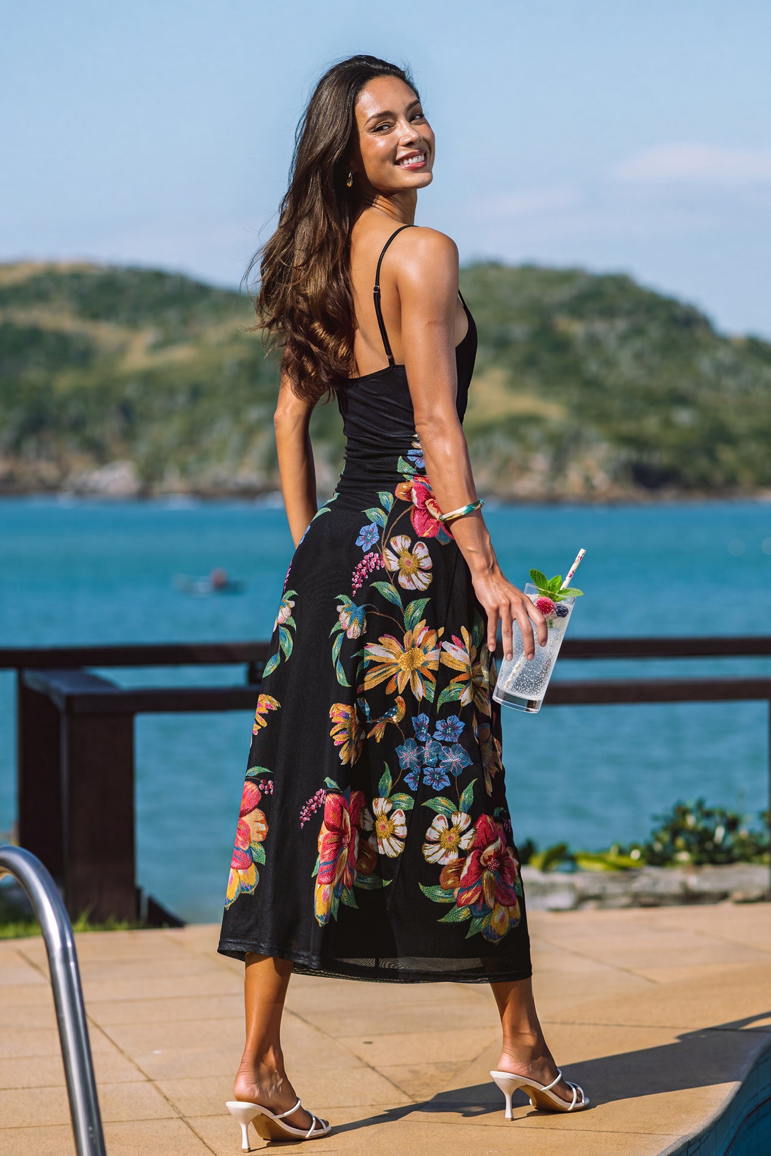 Geblümtes Midi-Abendkleid mit eckigem Ausschnitt