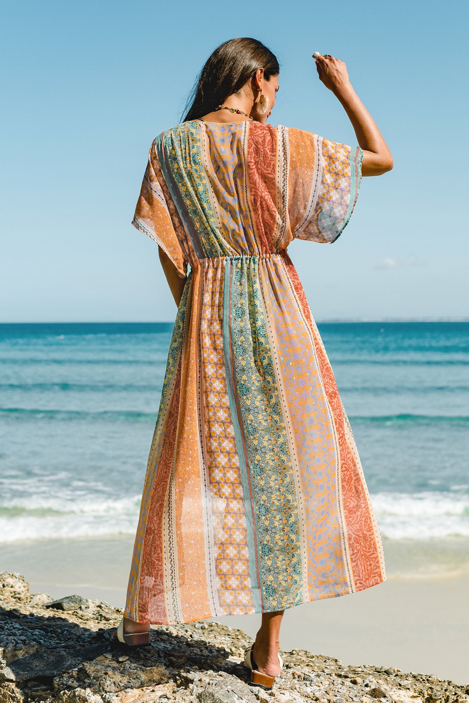Strand-Kimono mit Fledermausärmeln und Patchwork-Muster