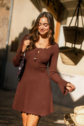 Braunes Langarm Mini-Strickkleid