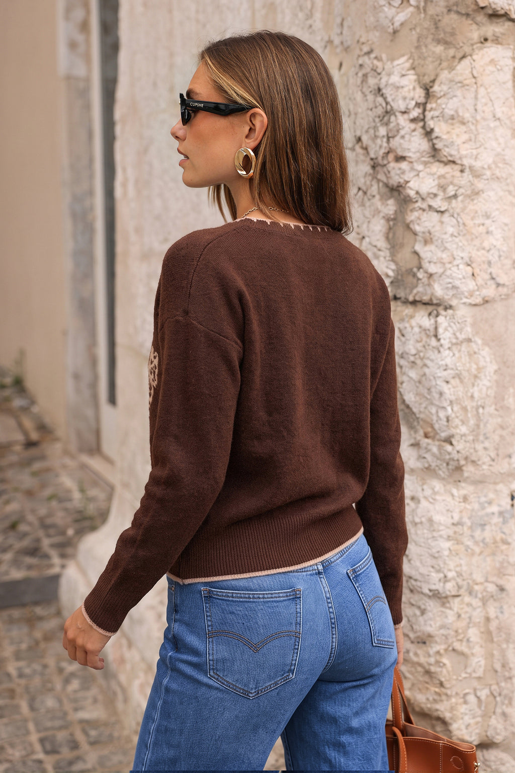 Brauner Langarmpullover mit Leopardenmuster