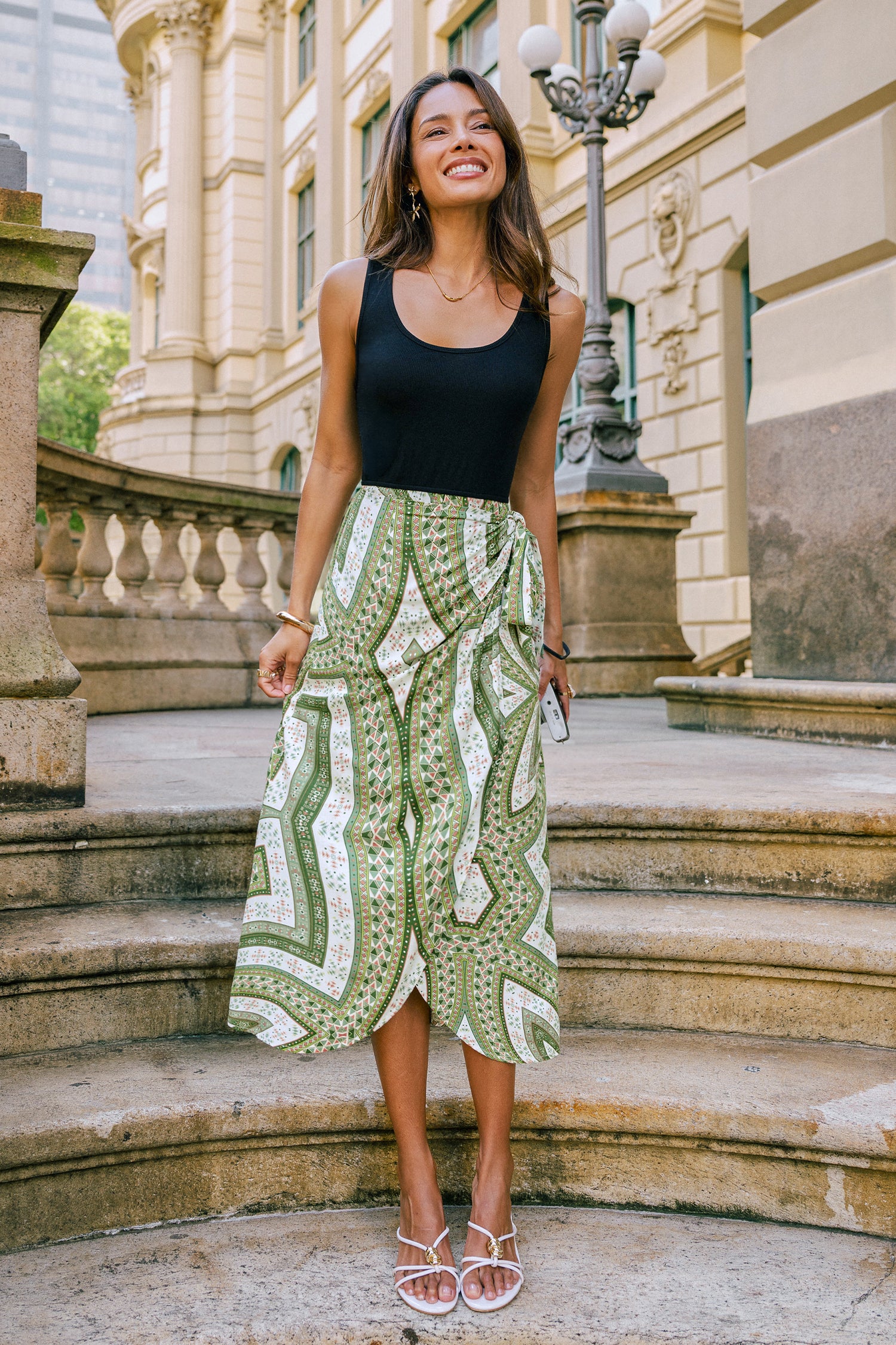 Ärmelloses Midikleid mit geometrischem Muster