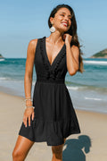 Schwarzes Ärmelloses Mini-Strandkleid mit tiefem Ausschnitt