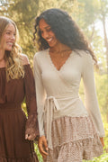 Beiges Strick-Langarmshirt in Wickel-Optik