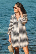 Gestreiftes Halbarm Mini-Strandkleid