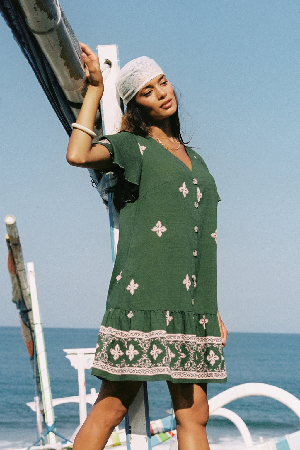 Grünes Kurzarm V-Ausschnitt Mini-Strandkleid mit Blumenmuster
