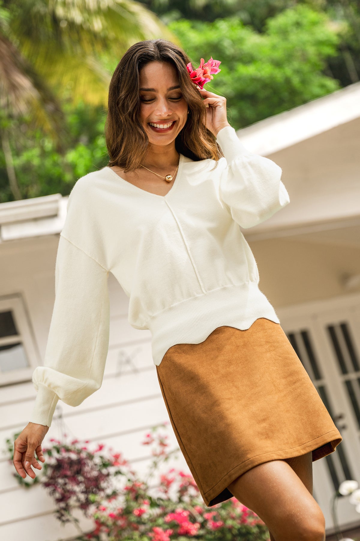 Beiger V-Ausschnitt Langarmpullover