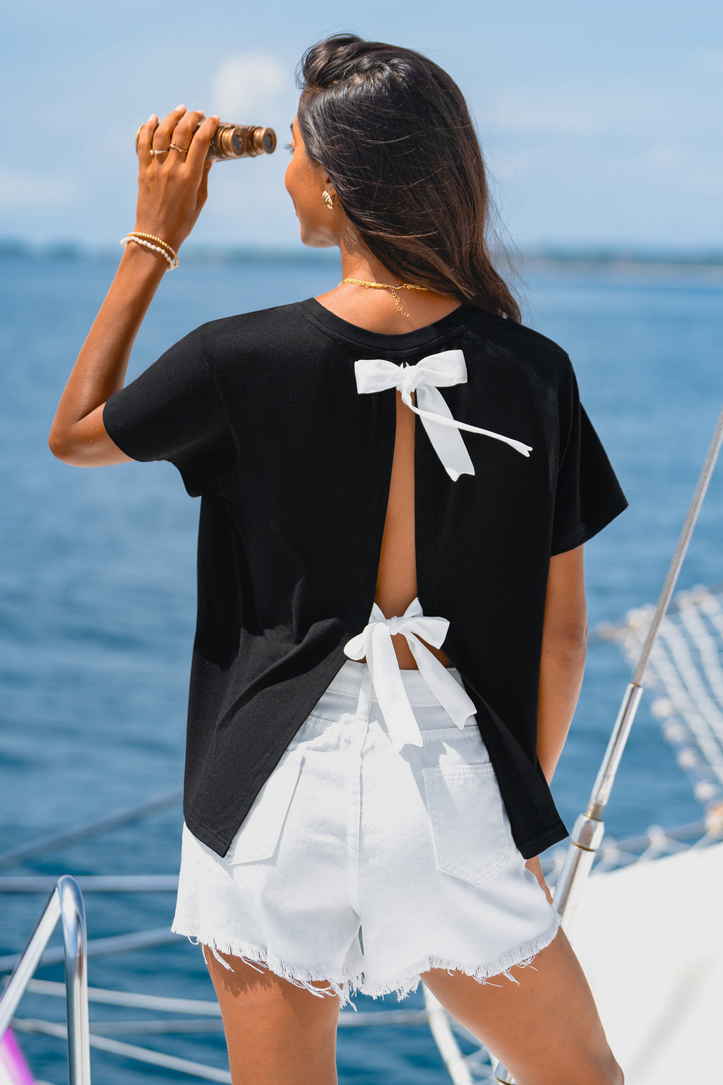 Schwarzes Rückenfreies Kurzarm T-Shirt