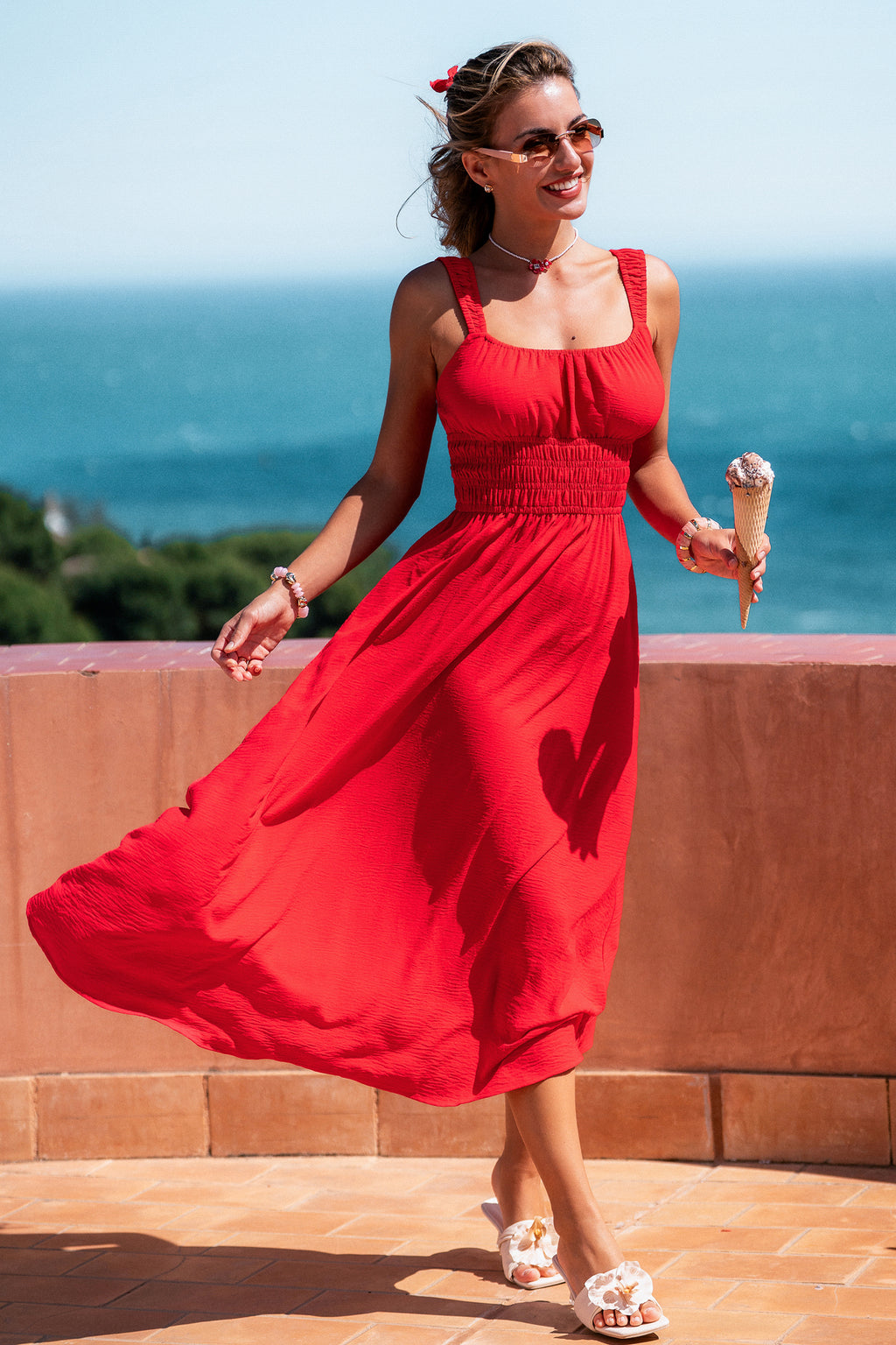 Rotes Maxi-Sommerkleid mit quadratischem Ausschnitt
