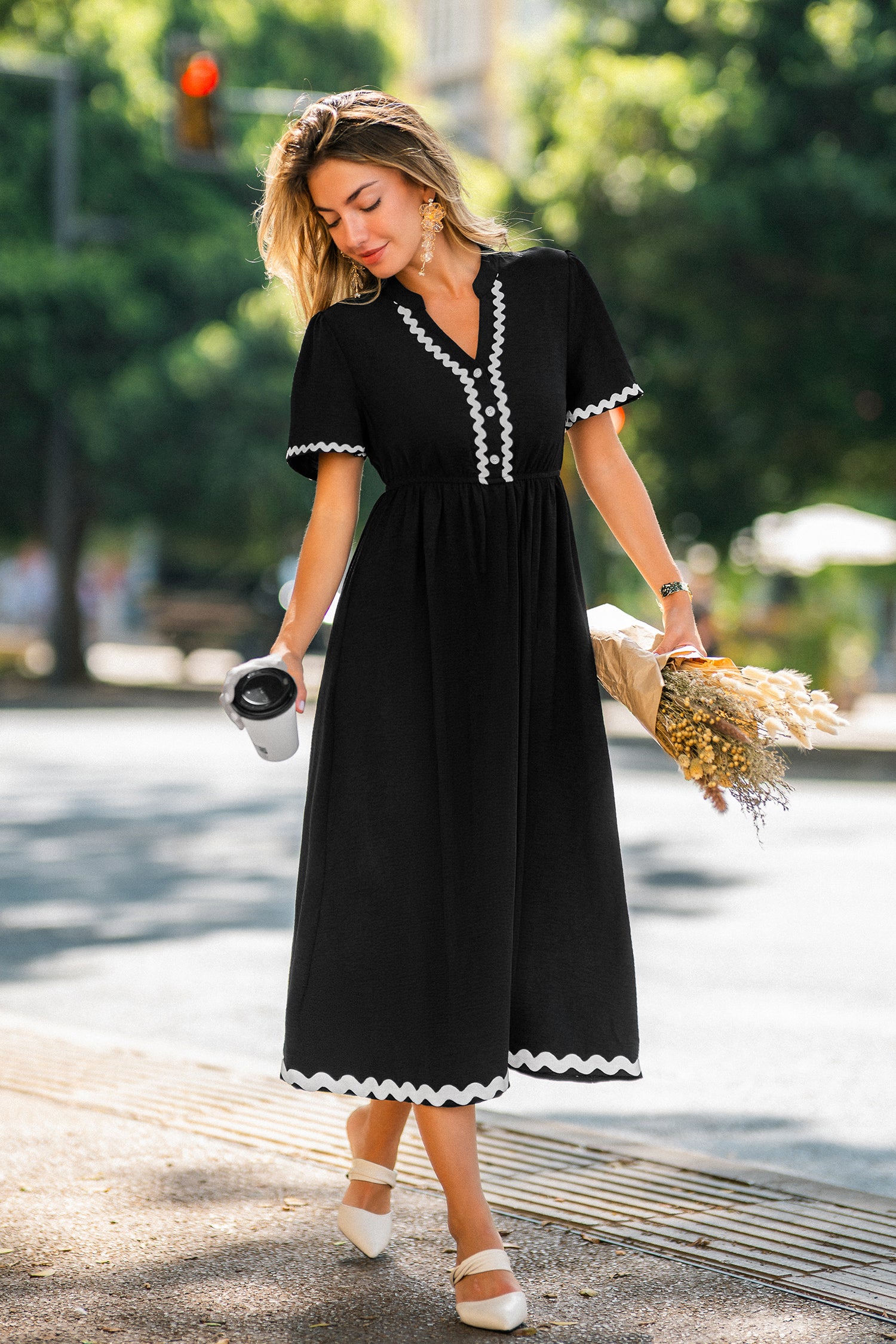 Schwarzes Kurzarm Maxikleid mit Kontrastdetails