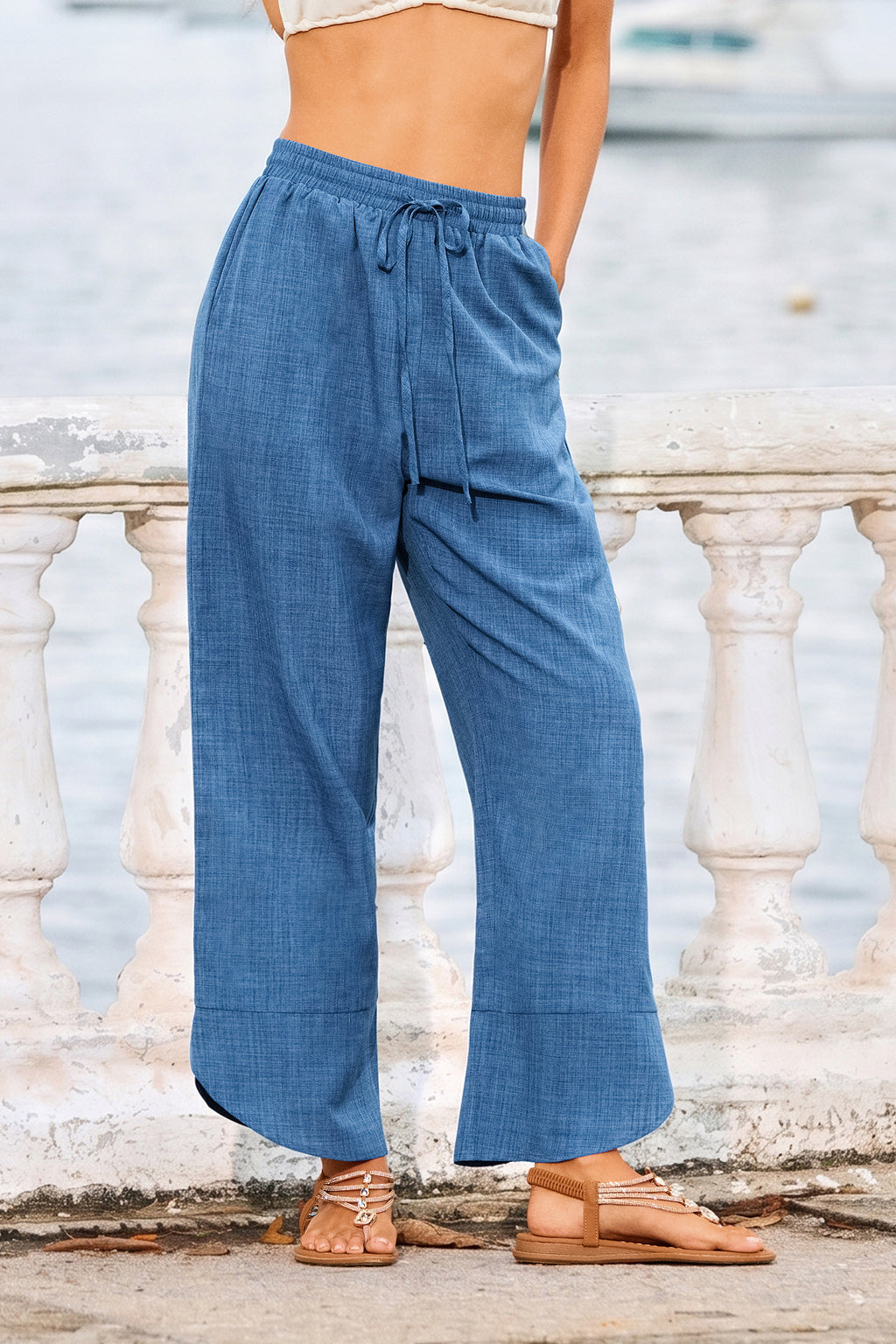 Blaue Stoffhose mit geradem Bein