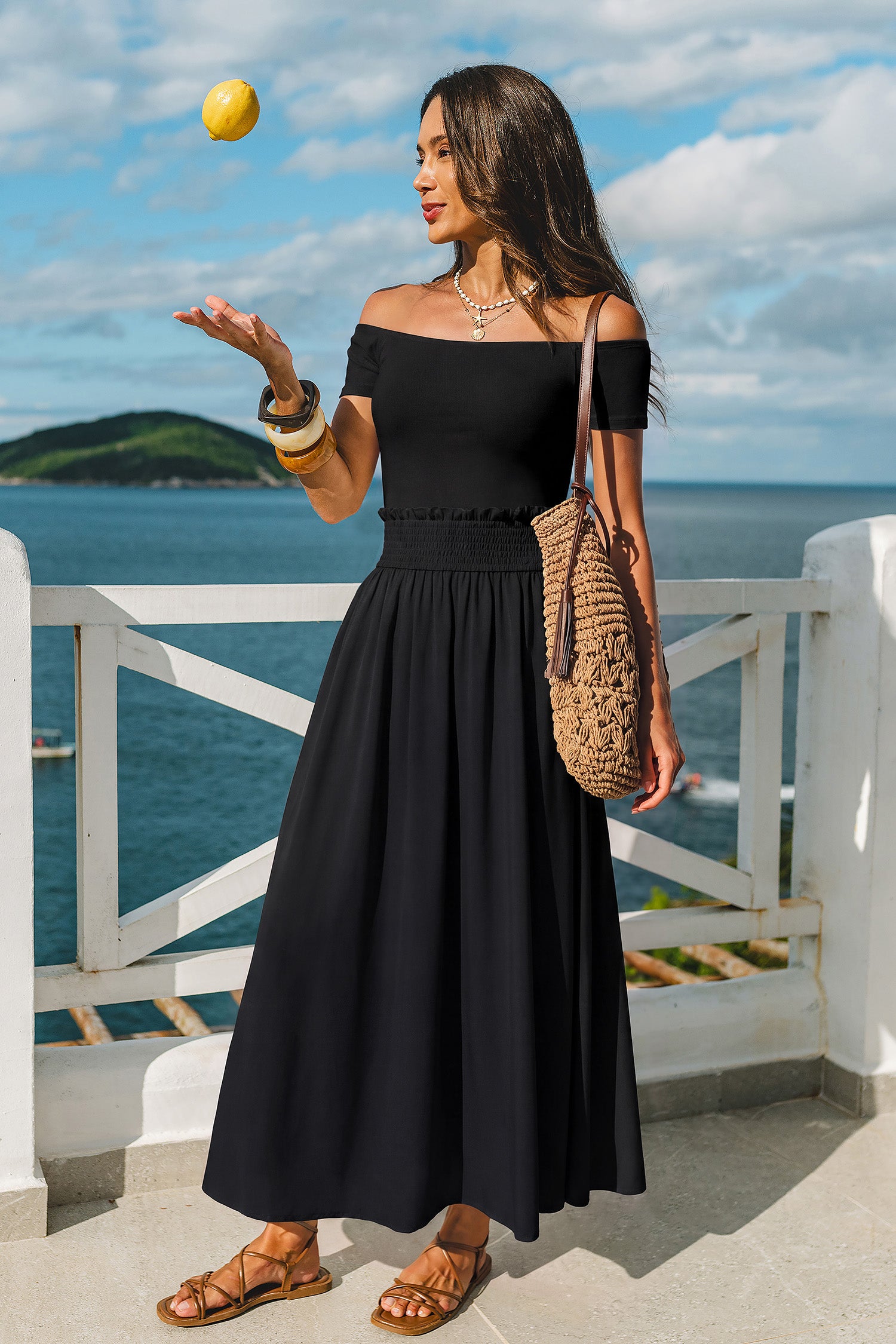 Schwarzes elegantes Off-Shoulder-Maxi-Strandkleid