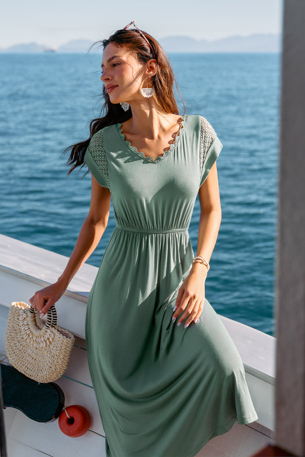 Grünes Kurzarm Maxi-Freizeitkleid mit V-Ausschnitt