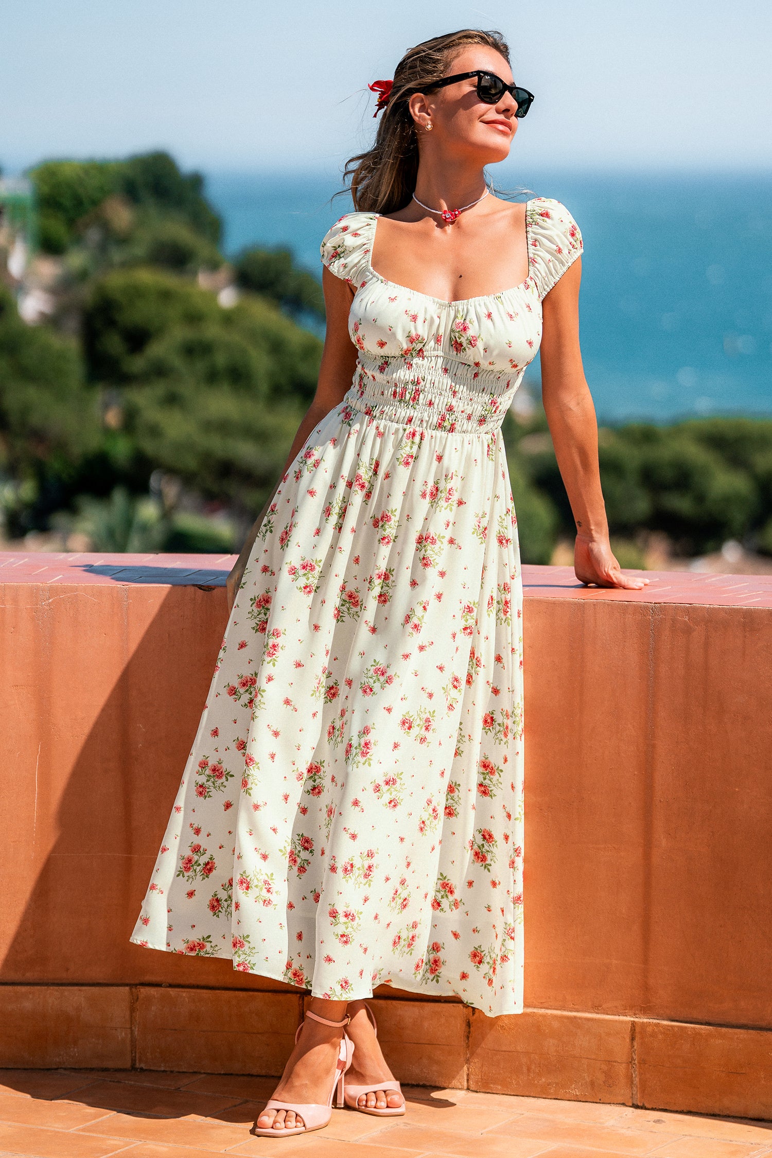 Geblümtes Maxikleid mit U-Ausschnitt