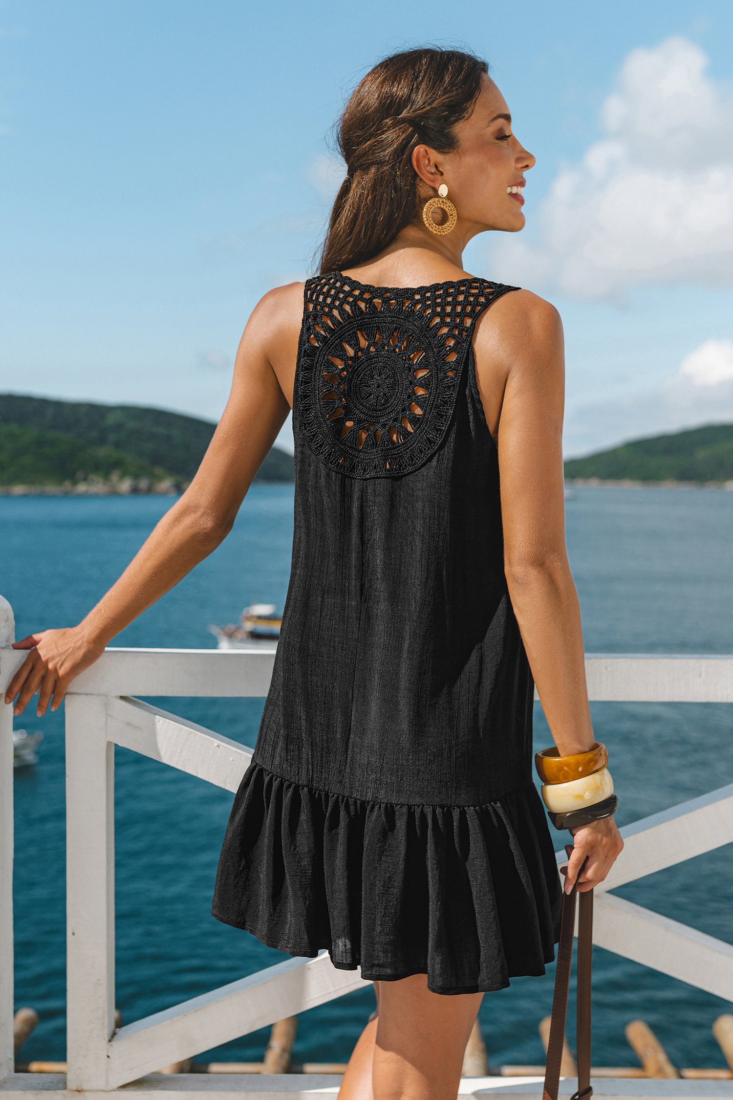 Schwarzes V-Ausschnitt Ärmelloses Mini-Strandkleid mit Rüschensaum