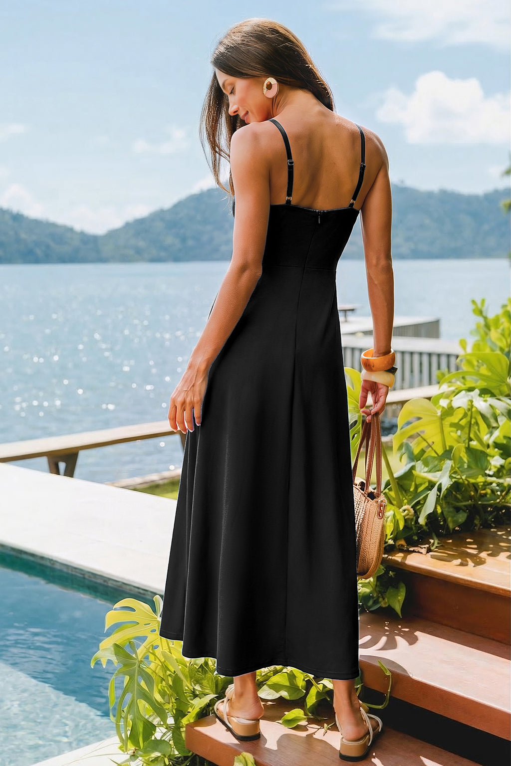 Schwarzes Maxikleid mit V-Ausschnitt