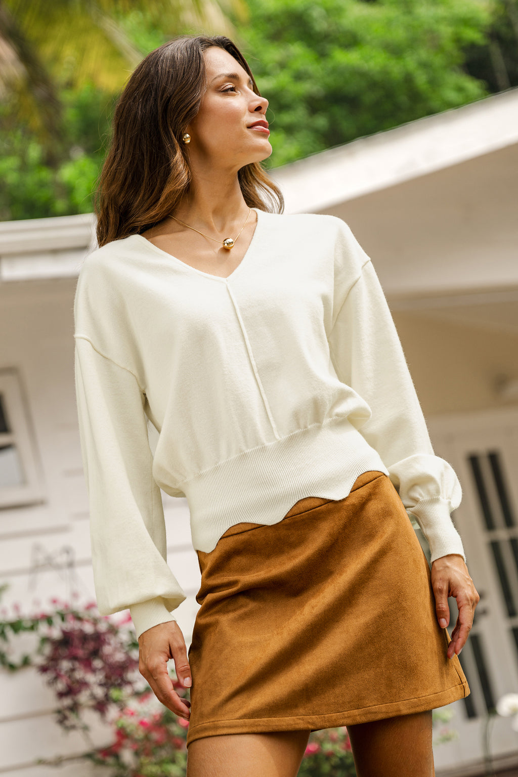 Beiger V-Ausschnitt Langarmpullover