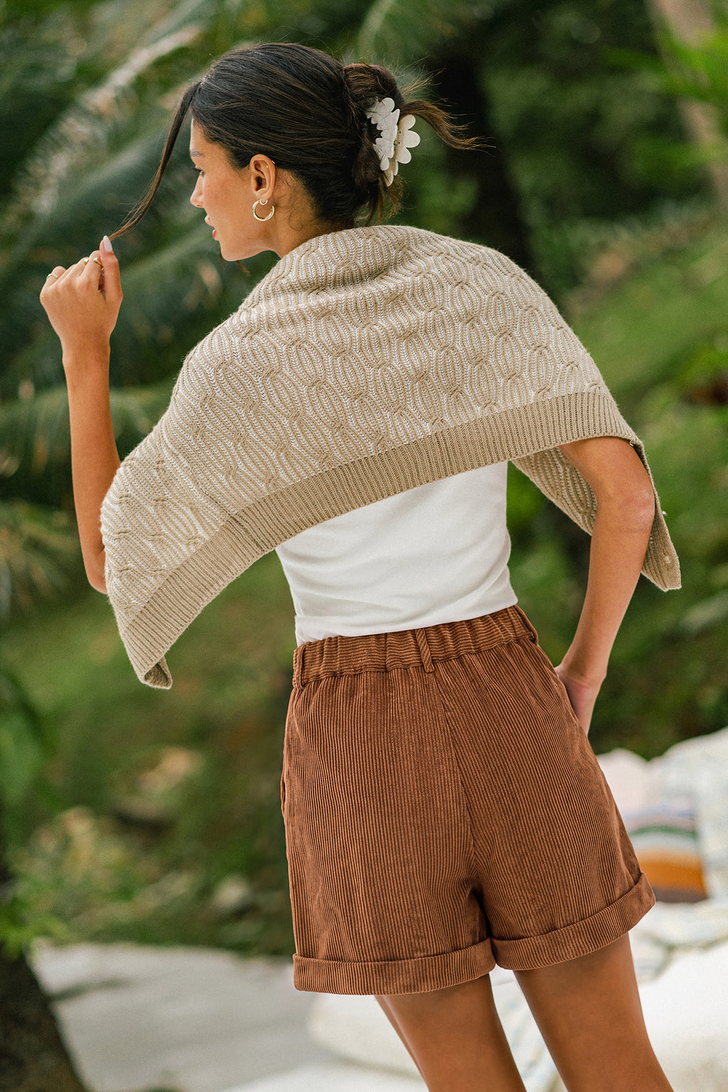 Braune kurze Cordhose mit geradem Bein