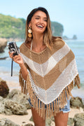 Gestreifter Strick-Strand-Top Strand-Poncho mit Fransen