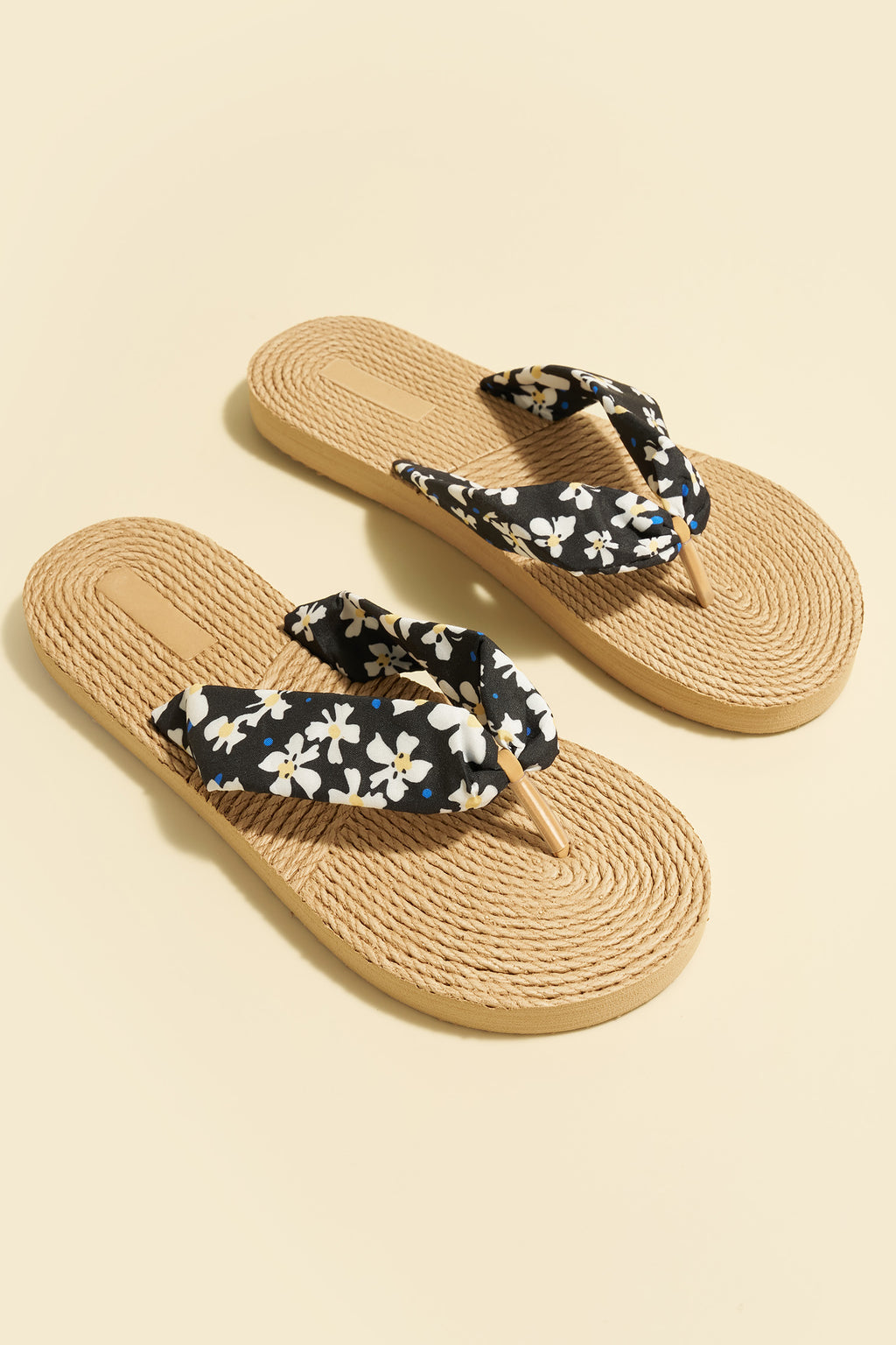 Sandalen mit Blumenmuster