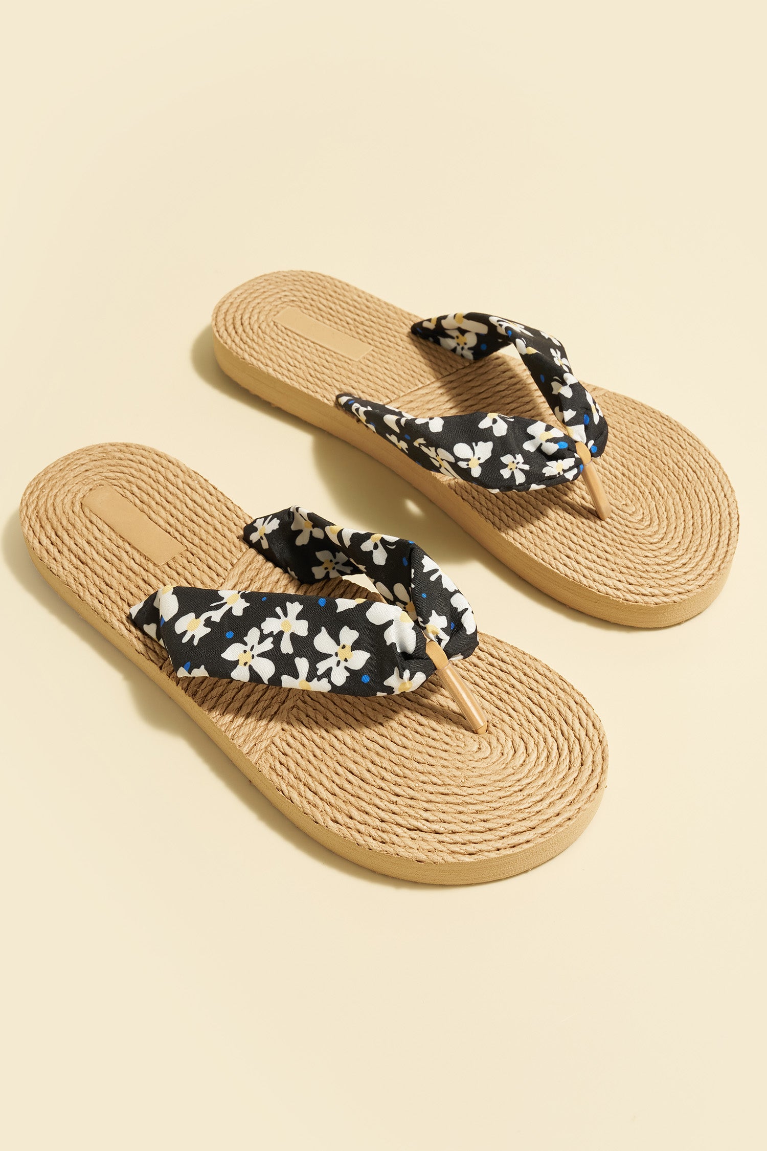 Sandalen mit Blumenmuster