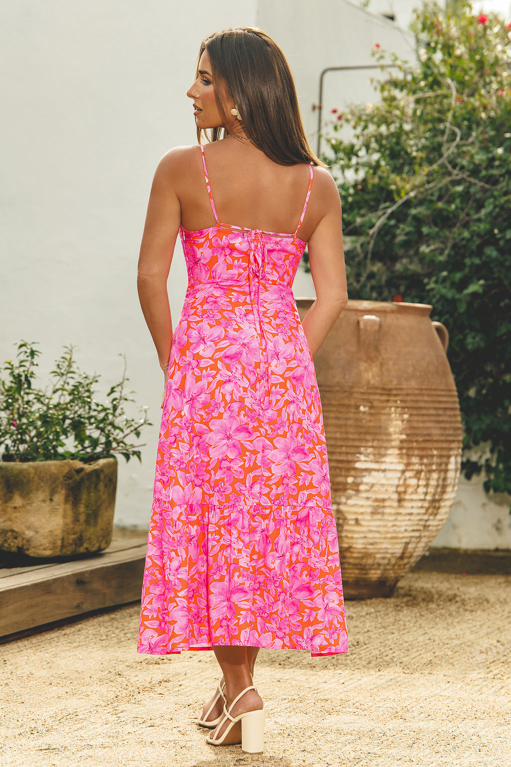 Rosa Maxi-Strandkleid mit Rüschensaum