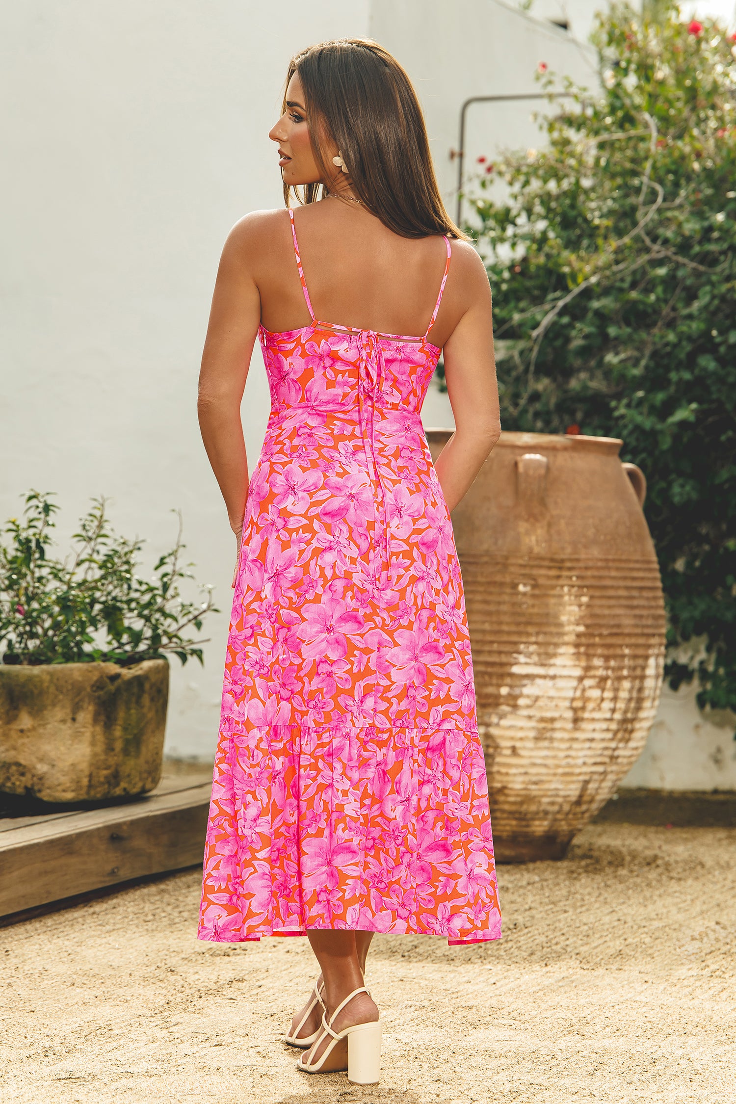 Rosa Maxi-Strandkleid mit Rüschensaum