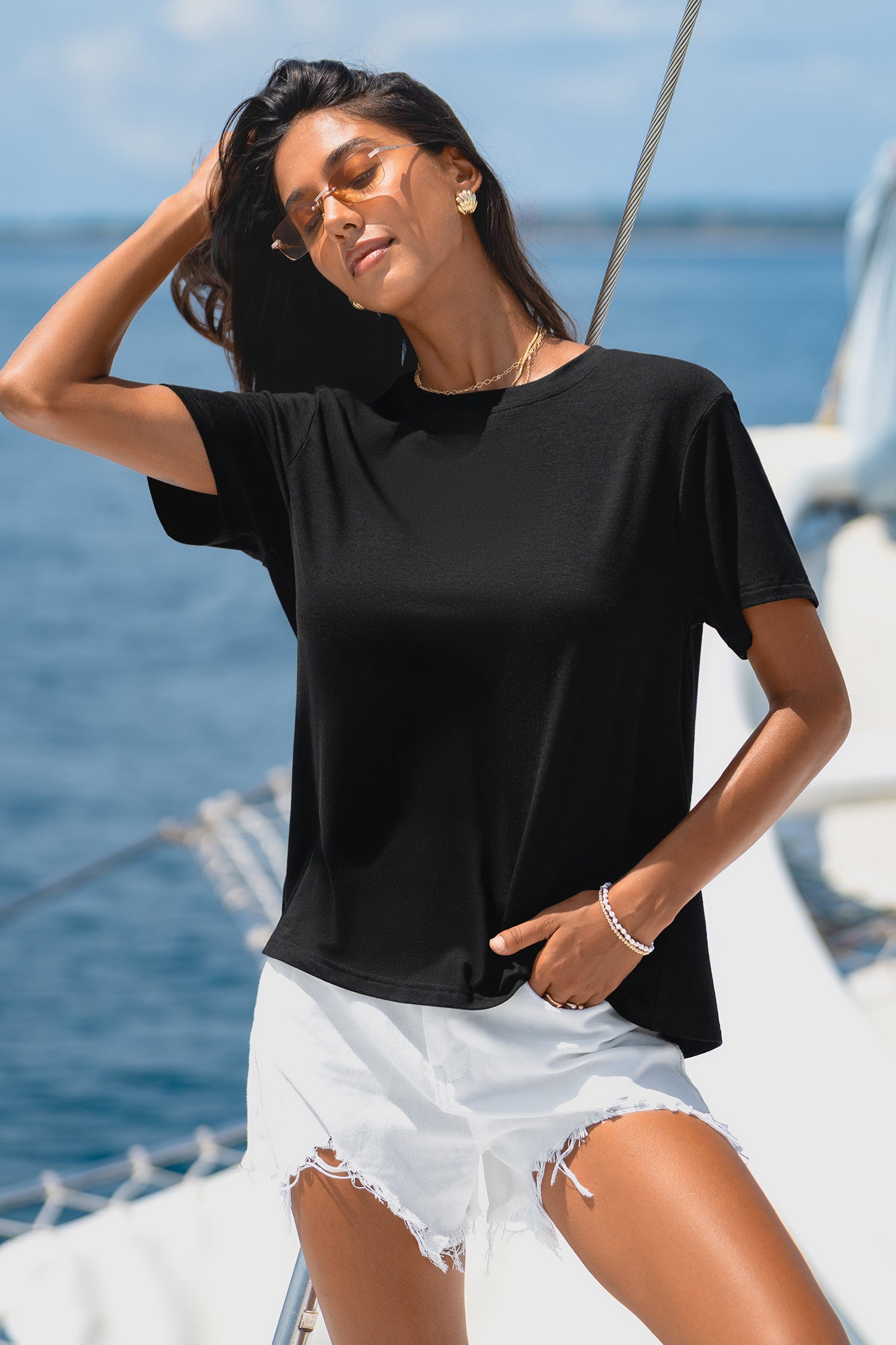 Schwarzes Rückenfreies Kurzarm T-Shirt