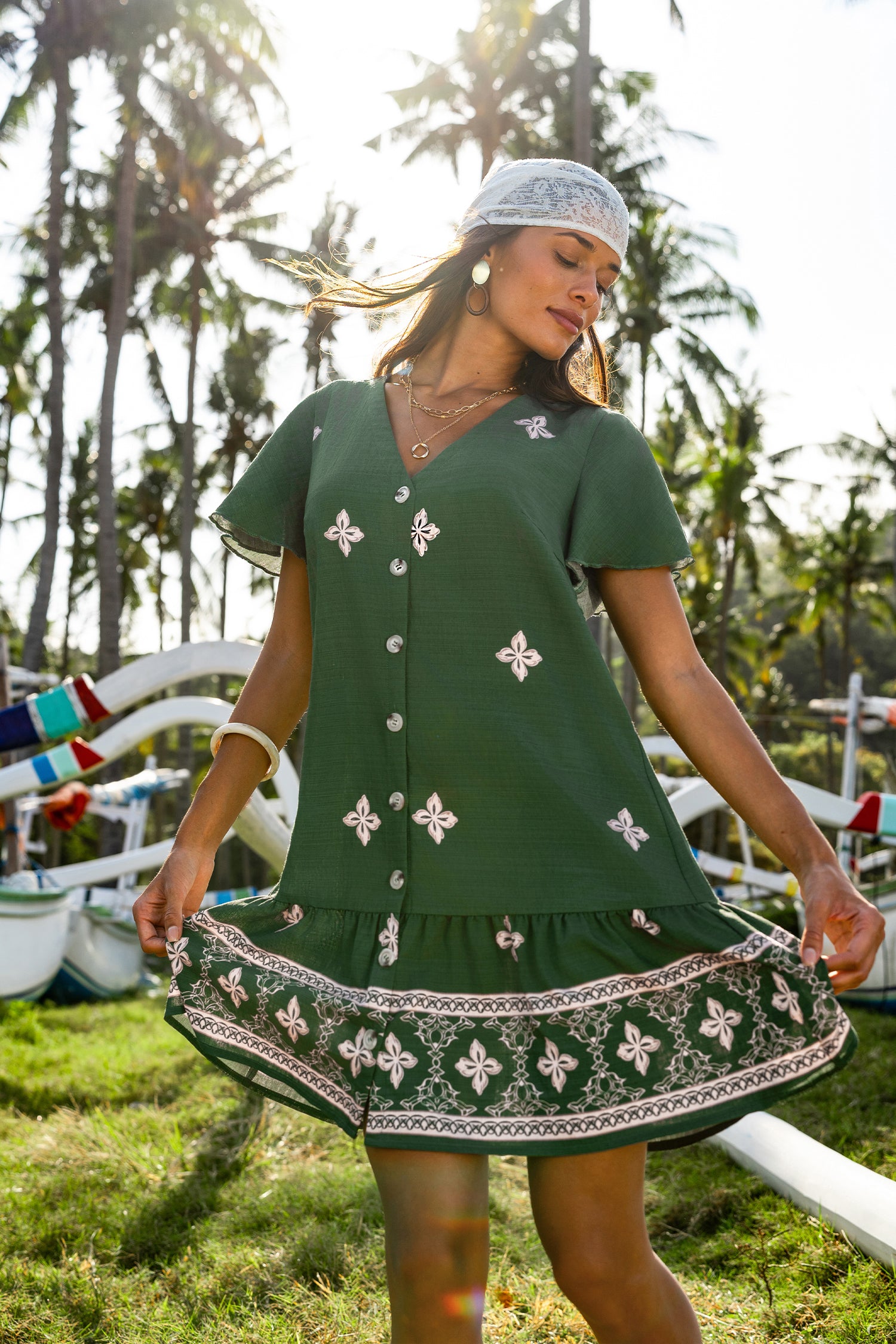 Grünes Kurzarm V-Ausschnitt Mini-Strandkleid mit Blumenmuster