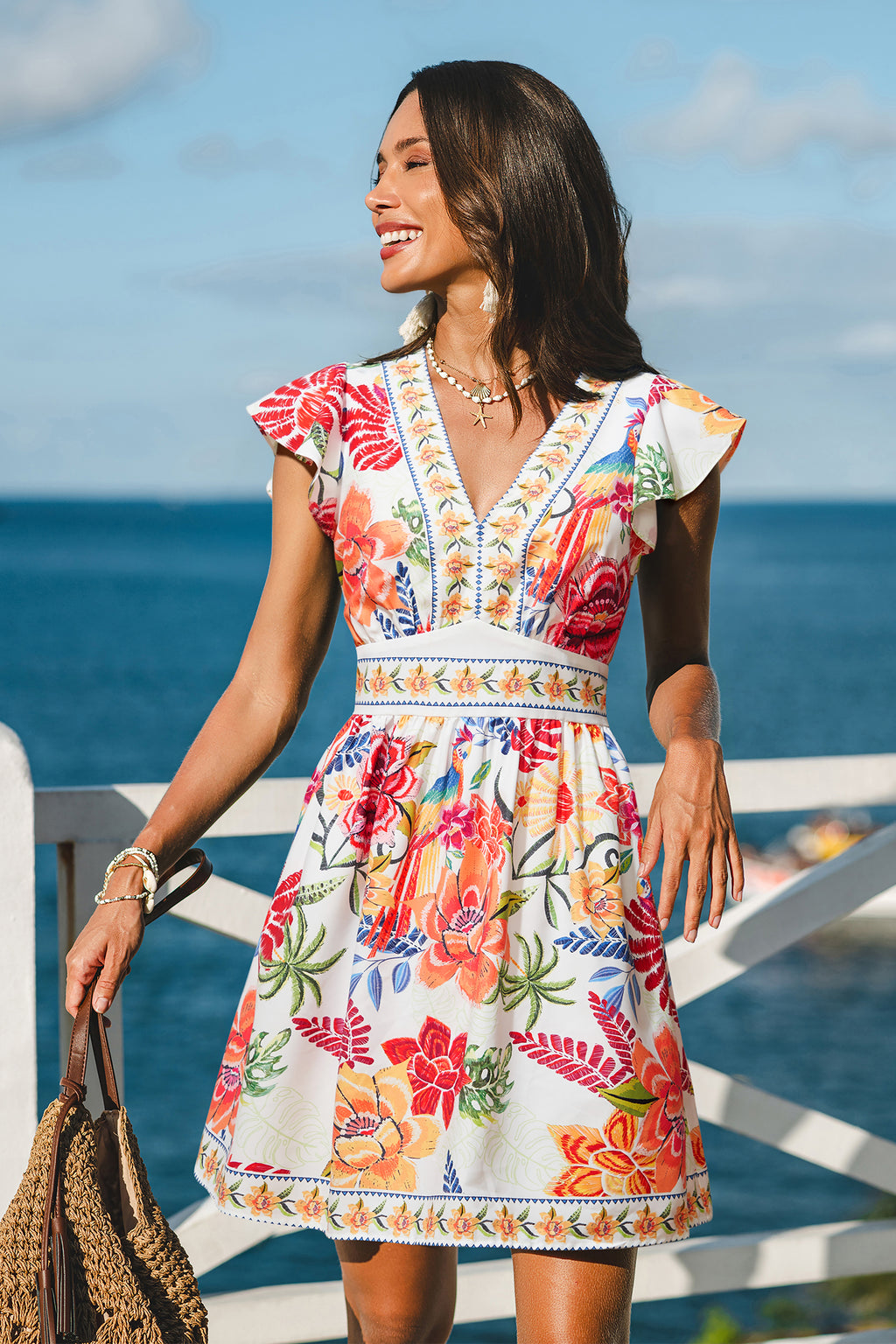 Tropisches Mini-Strandkleid mit V-Ausschnitt