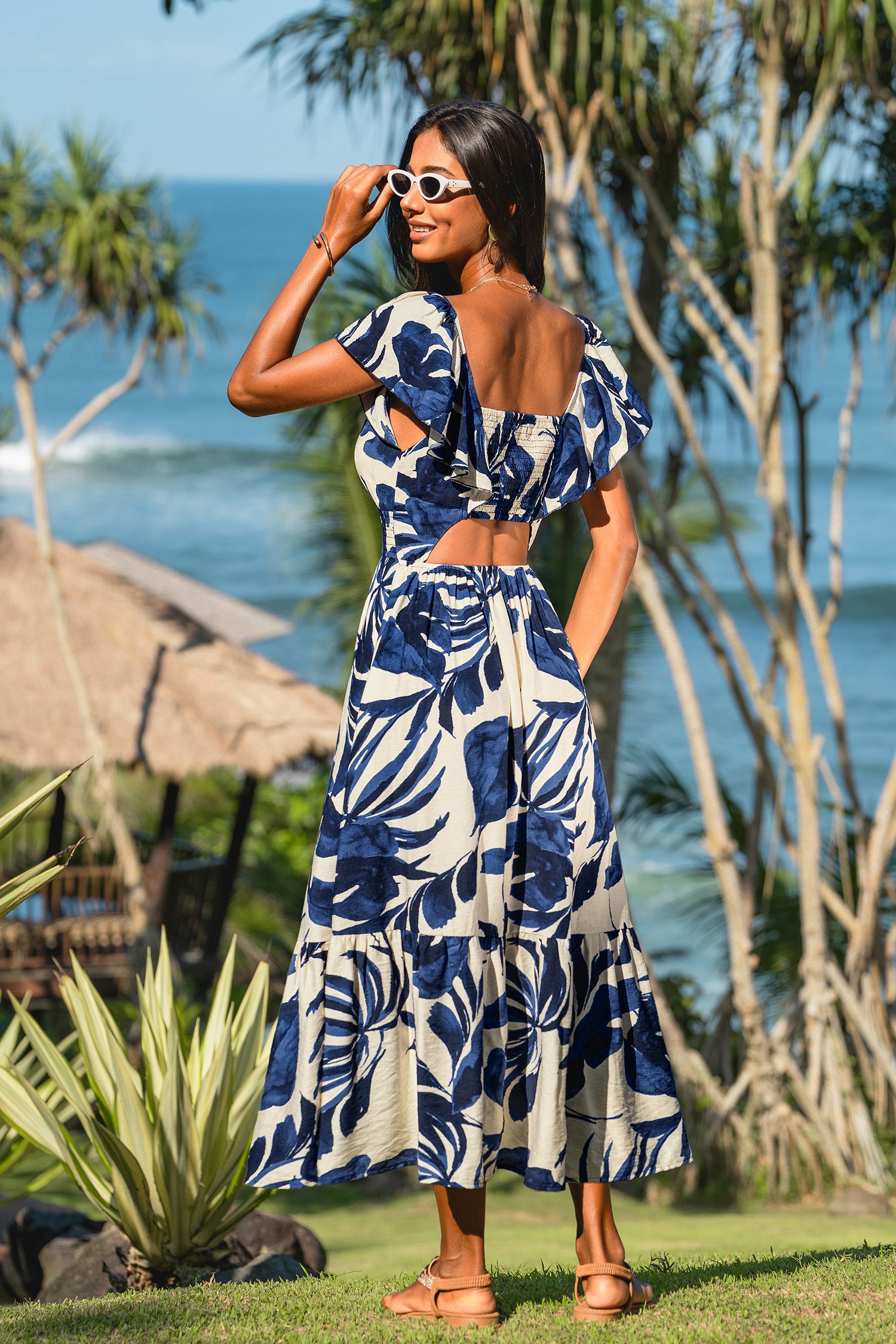Marineblaues Tropisches Maxi-Strandkleid mit Puffärmeln