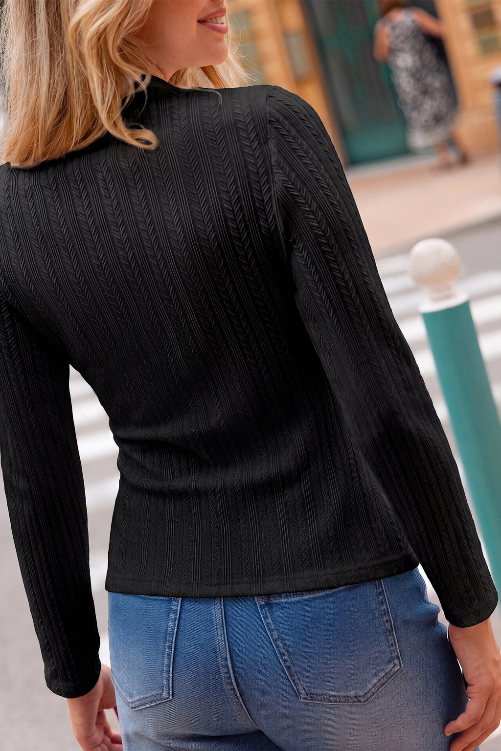 Schwarzes Strick-Langarmshirt mit Stehkragen