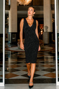 Schwarzes V-Ausschnitt Midi-Shaping-Cocktailkleid