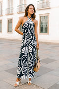 Schwarzer ärmelloser Jumpsuit mit hohem Ausschnitt