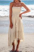 Sandfarbenes Schlauchkleid mit Quastenbesatz